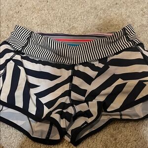 Lululemon zig zag speed  shorts